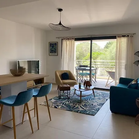 T2 Neuf 4 Personnes Avec Piscine/terrain Tennis Appartement Porto-Vecchio (Corsica)