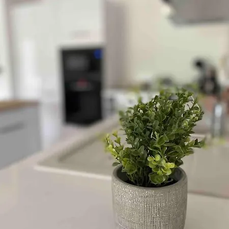 Apartment T2 Neuf 4 Personnes Avec Piscine/terrain Tennis *