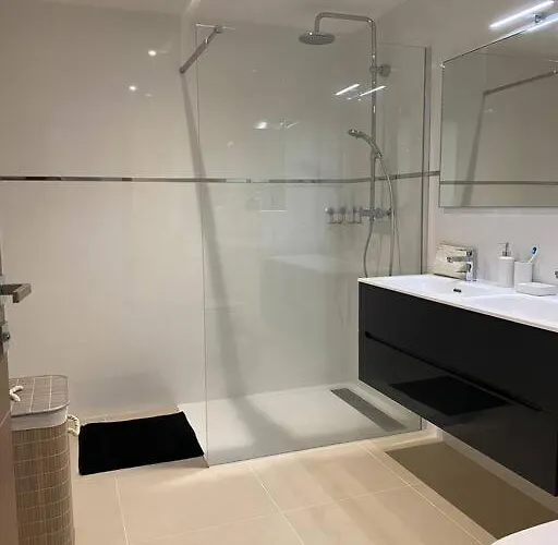 T2 Neuf 4 Personnes Avec Piscine/terrain Tennis