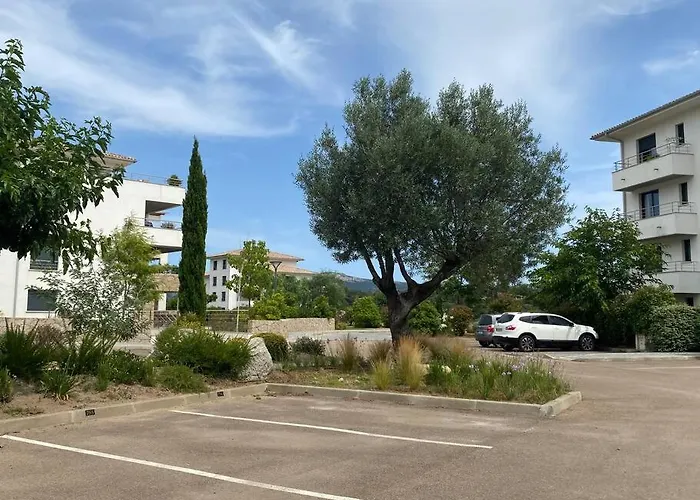 T2 Neuf 4 Personnes Avec Piscine/terrain Tennis Appartement Porto-Vecchio (Corsica)
