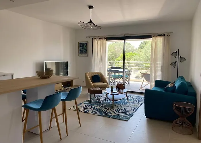 T2 Neuf 4 Personnes Avec Piscine/terrain Tennis Appartement Porto-Vecchio (Corsica)