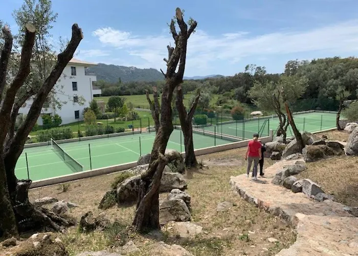 T2 Neuf 4 Personnes Avec Piscine/terrain Tennis Appartement Porto-Vecchio (Corsica)